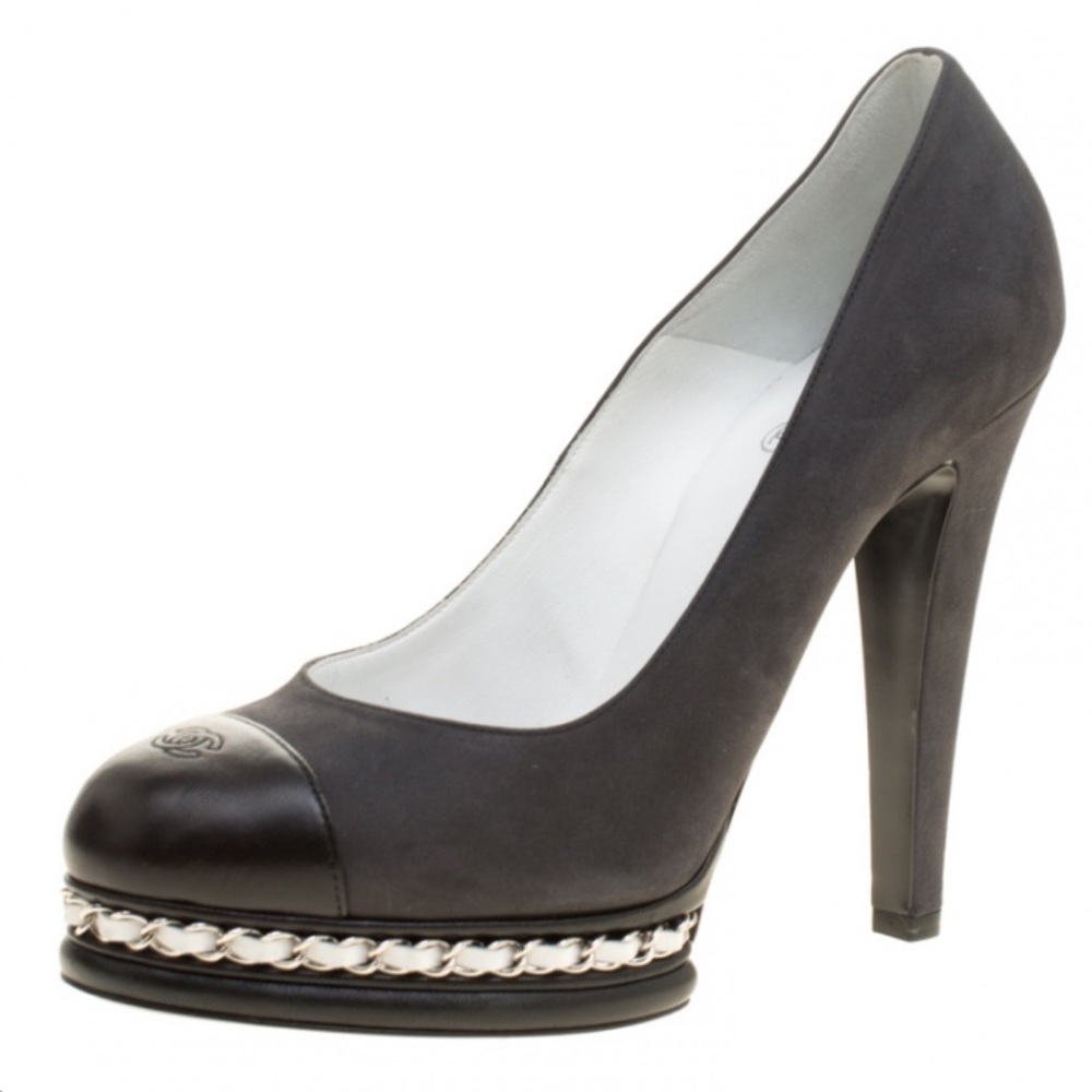 CHANEL Classic Pumps - Authentic